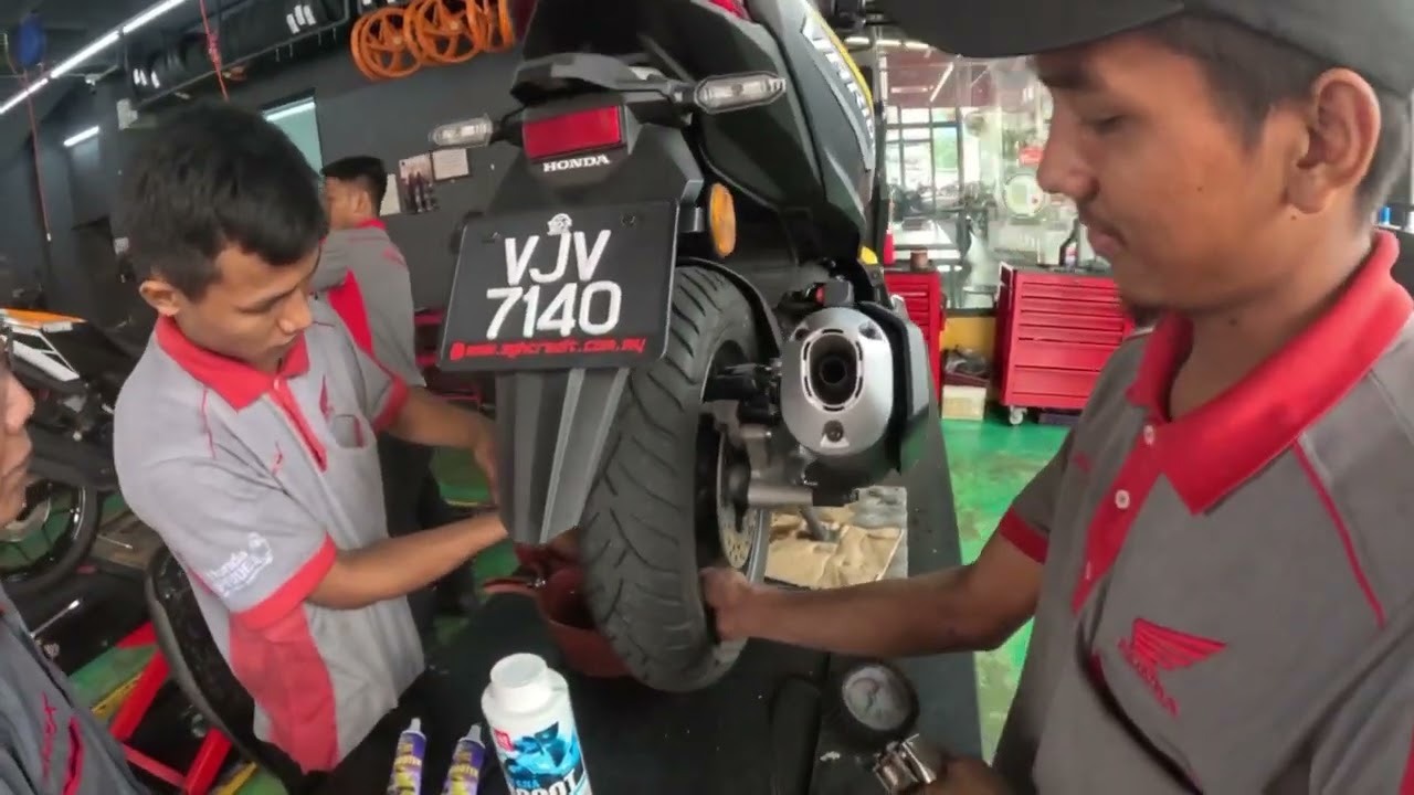 Service Yang Pertama Untuk Vario160 | 8++KM | Honda Vario160 |