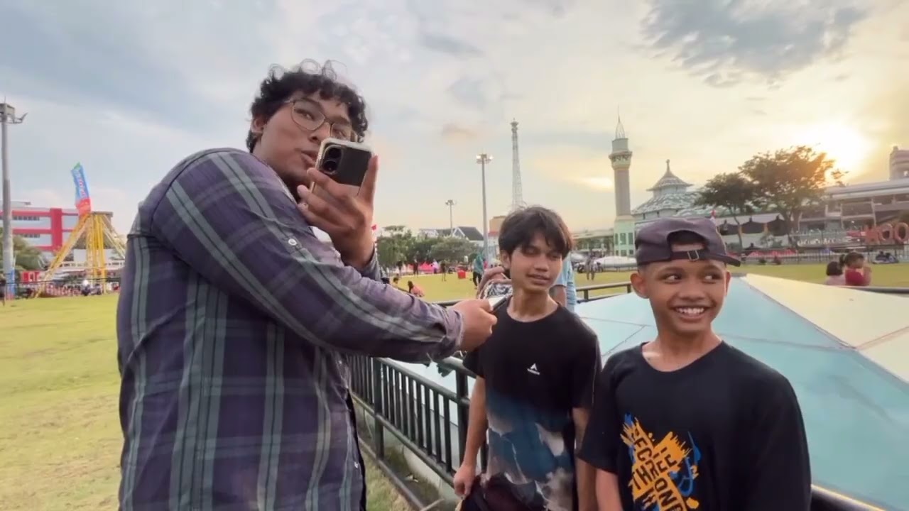 Wawancara di Festival Dugderan - MKBI Kelompok 6 