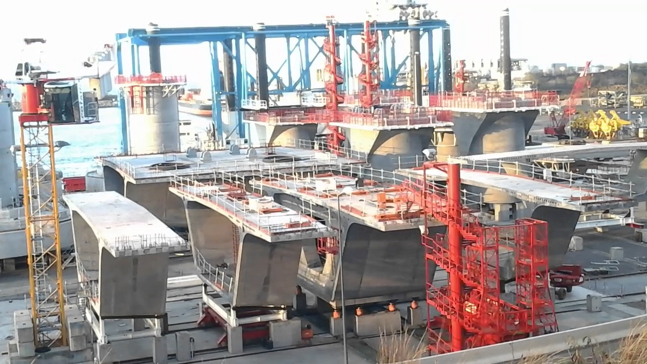 PORT EST RÉUNION,Extension Nord,Mégabarge Zourite,31 OCTOBRE 2016.