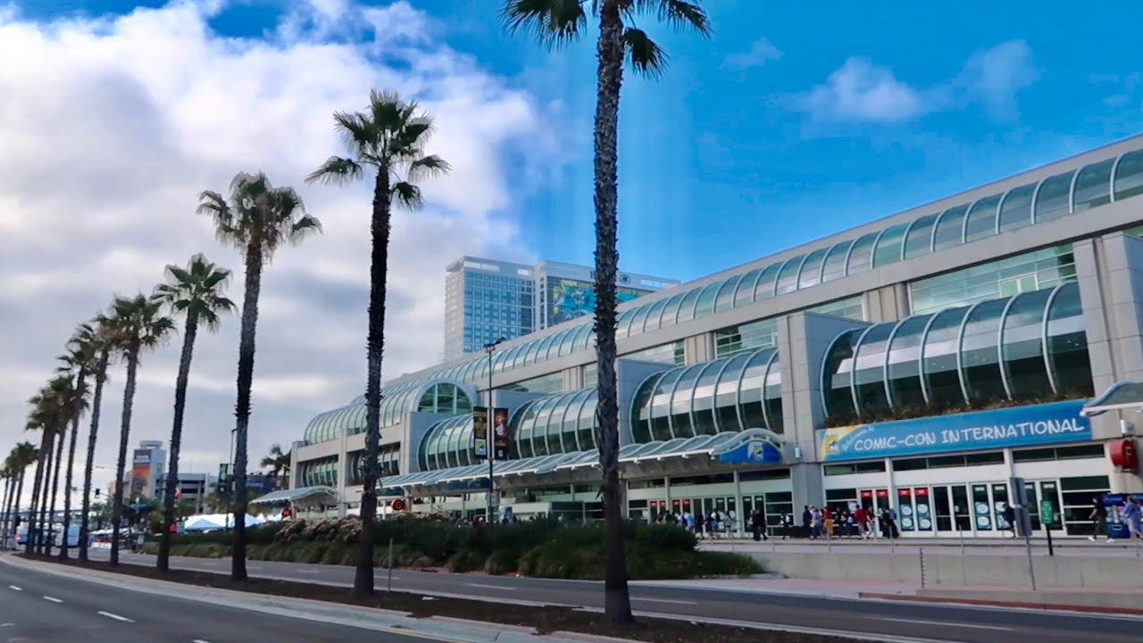San Diego Comic Con 2018 - Inside & Outside The Convention Center / Exclusive Merchandise / Cosplay