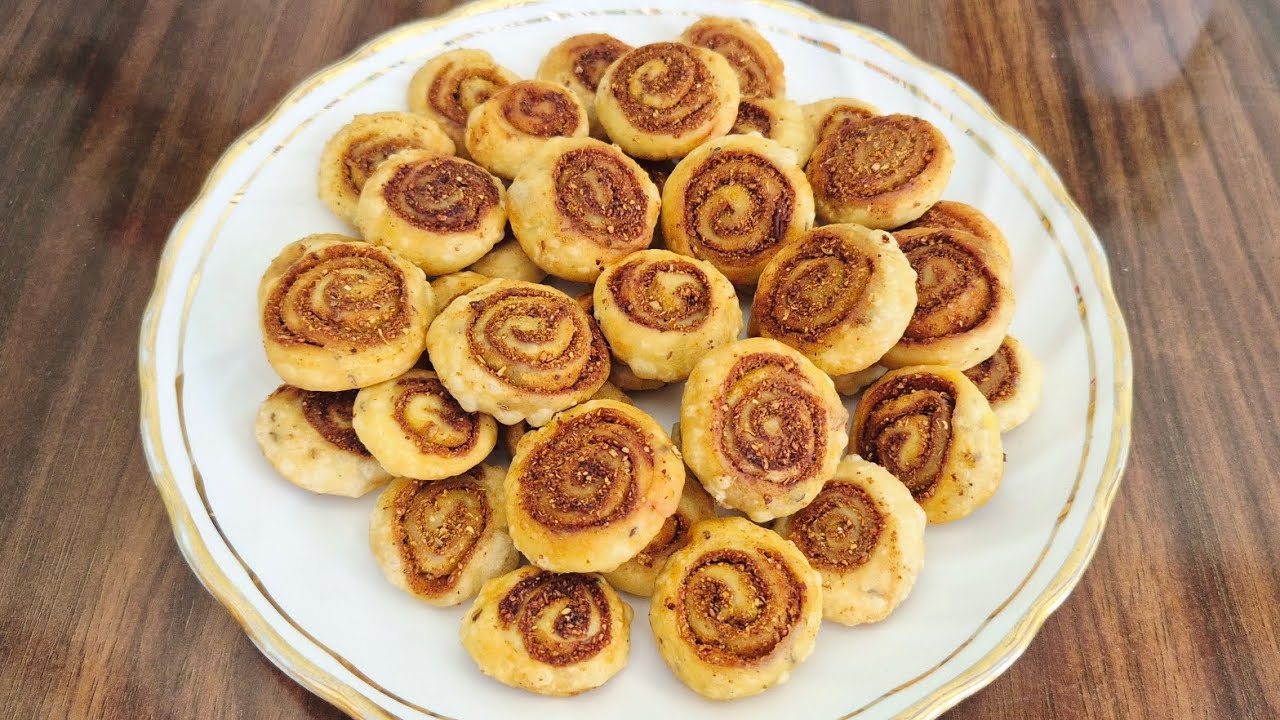 Bakarwadi | भाकरवड़ी | Crispy and Kurkuri Bhakarwadi | Tea Time Snacks Recipe