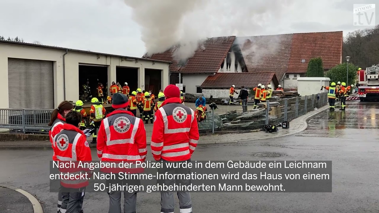 Wohnhaus in Kirchardt steht in Flammen - Leichnam entdeckt