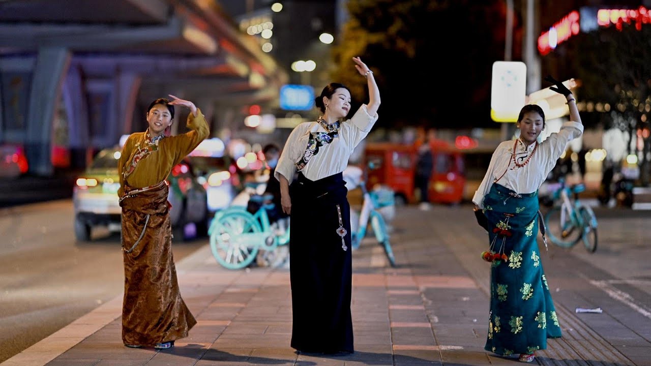 Tibetan dance 《金色花朵》