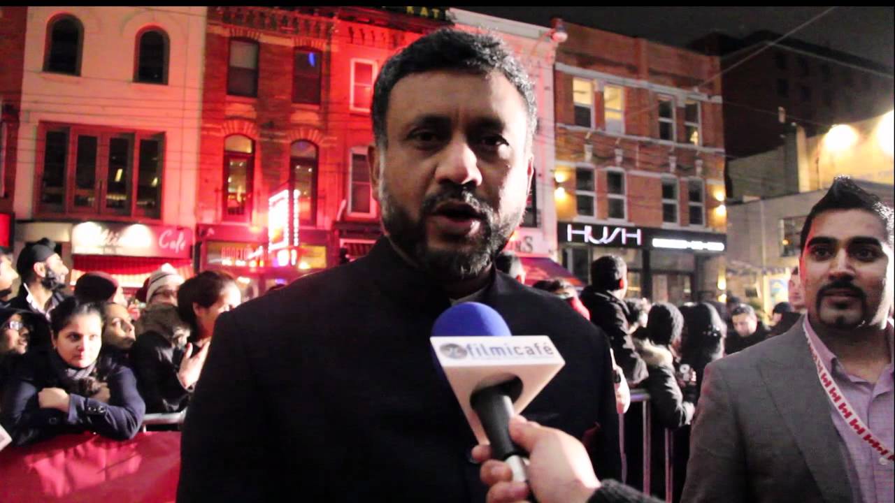 Shahrukh Khan at Ra One Toronto Premiere