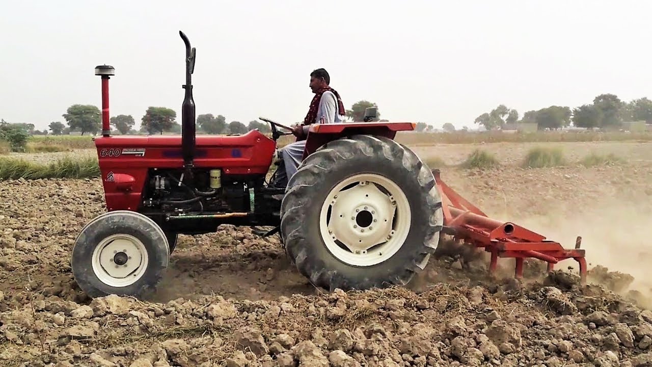 New Holland 640 Model 2018 with Cultivator