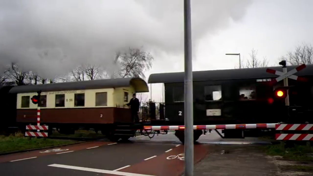 Spoorwegovergang Hoorn/ Level Crossing/ Passage a Niveau/ Railroad-/ Bahnübergang