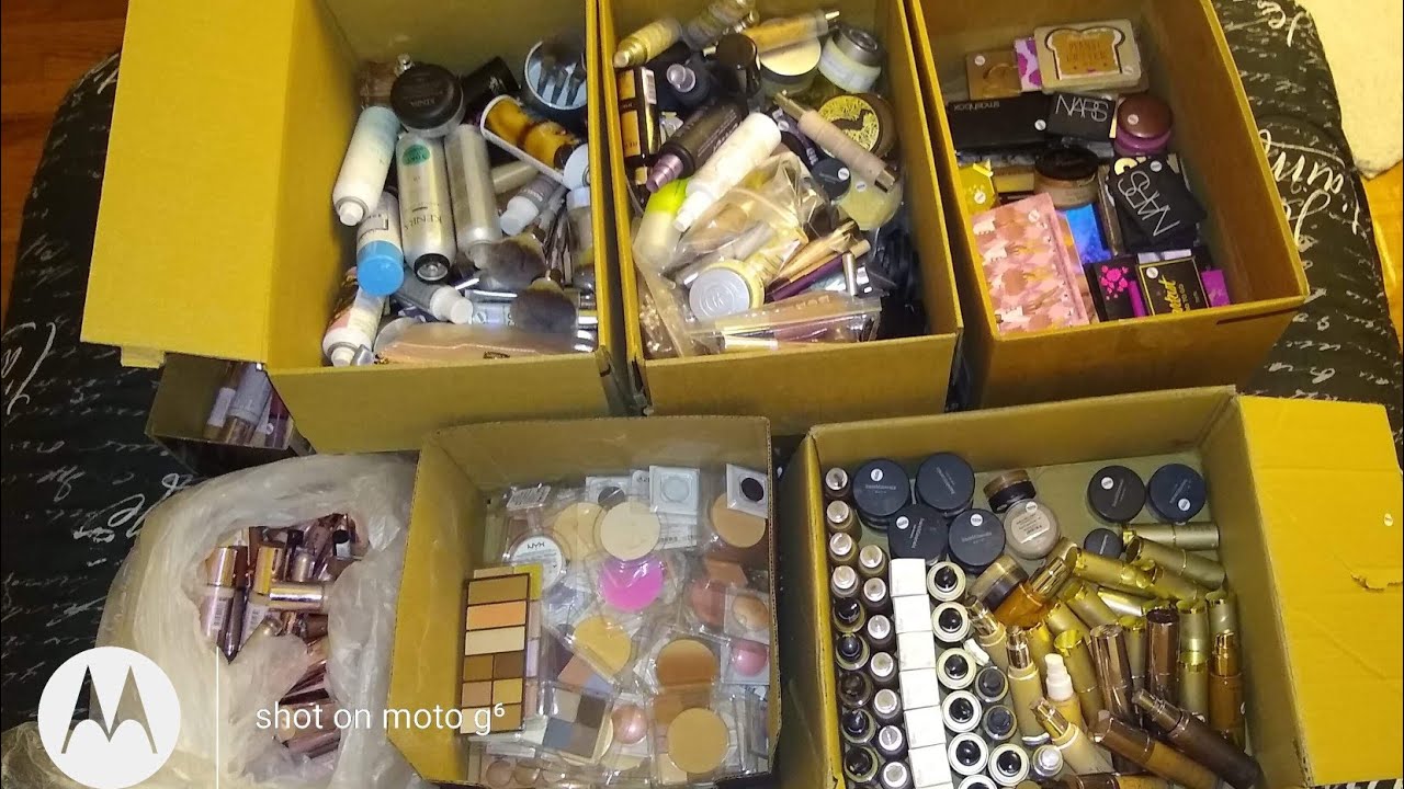 Самое большое количество косметики, когда-либо найденное в мусорных контейнерах!!
