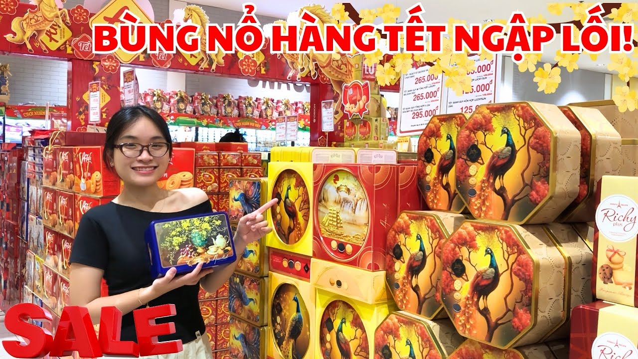 Tưng Bừng SIÊU THỊ BÁNH MỨT TẾT Tràn Lối Đi, Cô Bác Tranh Mua Nườm Nượp Giá RẺ!