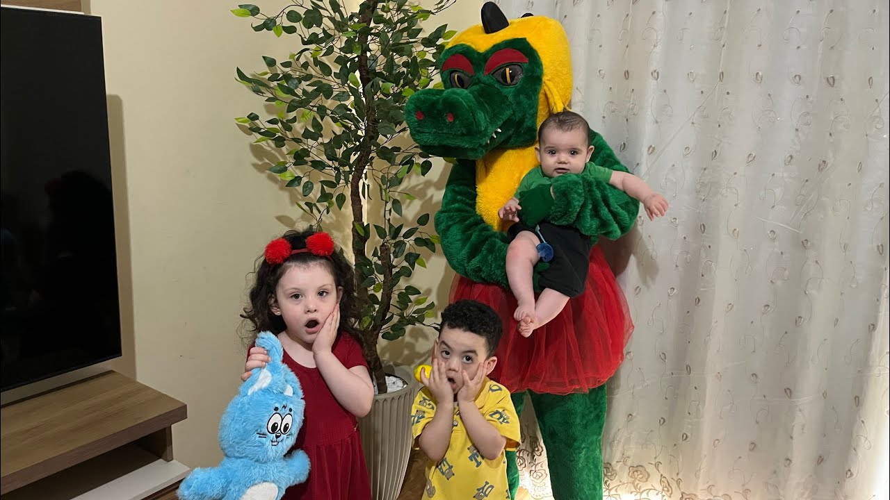 A Cuca invadiu a casa da turma na Mônica e sequestrou o cebolinha 😱
