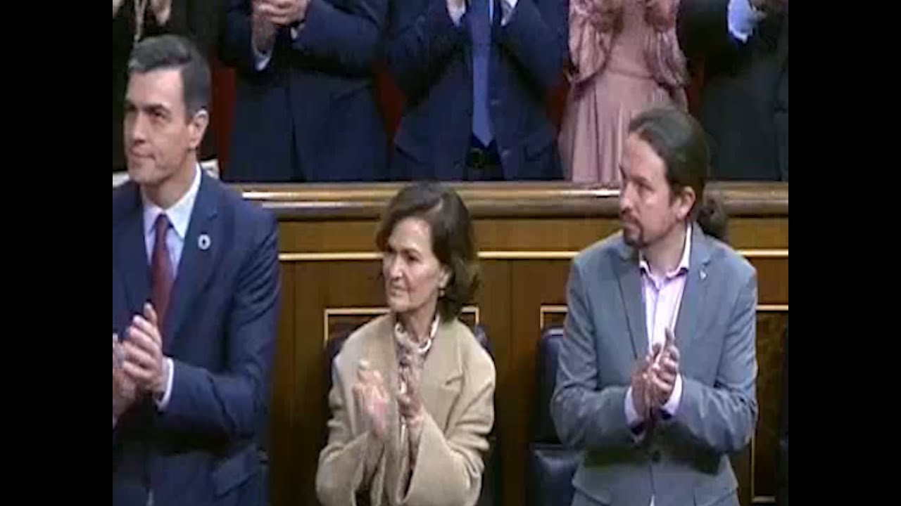 Cómo cambian las cosas: Pablo Iglesias aplaude al Rey Felipe en el Congreso