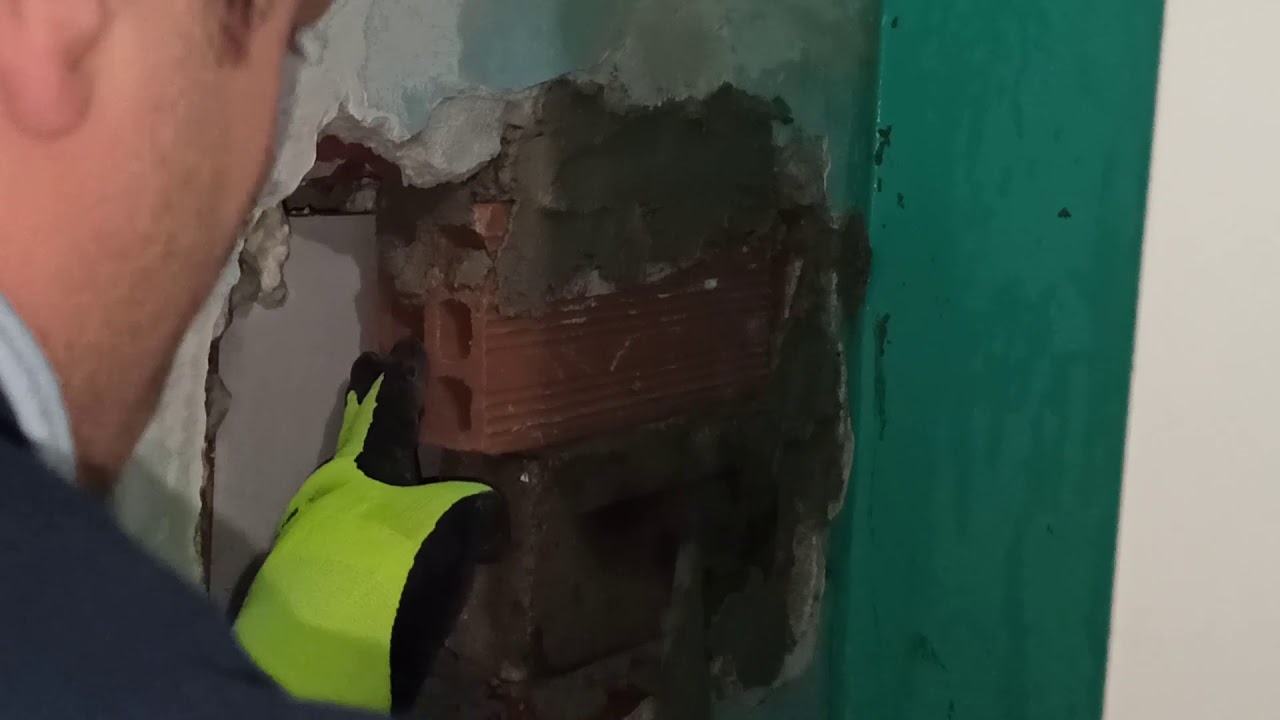 Murare un buco in una parete