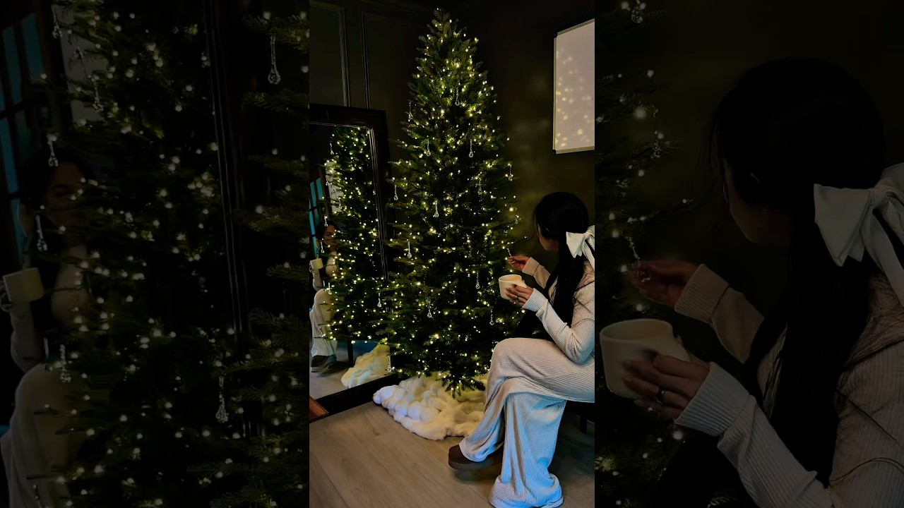 The viral Christmas tree. the viral Grand Duchess Twinkling Christmas Tree 🎄