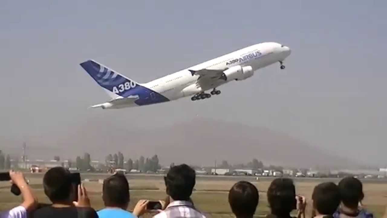 Airbus A380-841 F-WWOW volando en FIDAE 2014 27-03-2014