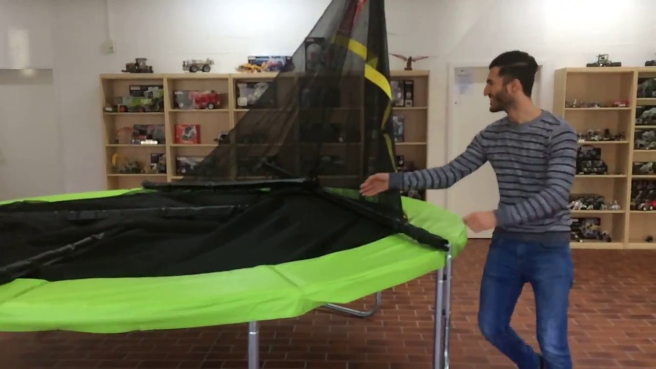 305 cm Trampolin - Artikel 73810 - Aufbau des klappbaren Sicherheitsnetz - Izzy Sport - Modell 2017
