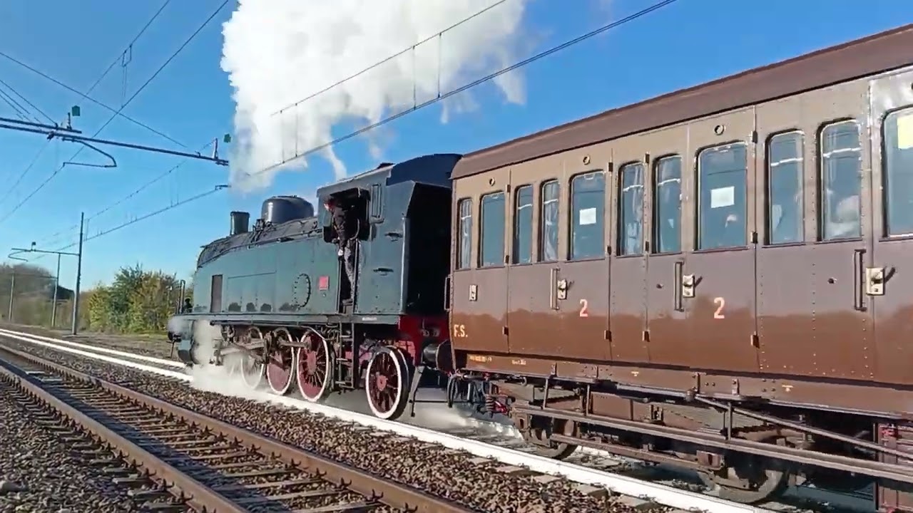 Treno storico vaporiera con in coda la E636