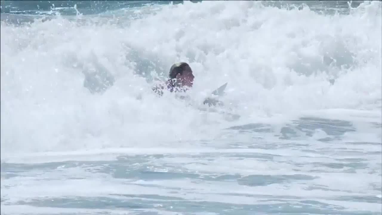 Nikki Van Dijk vs. Sage Erickson - Round Two, Heat 1 - Vans US Open of Surfing - Women's 2018