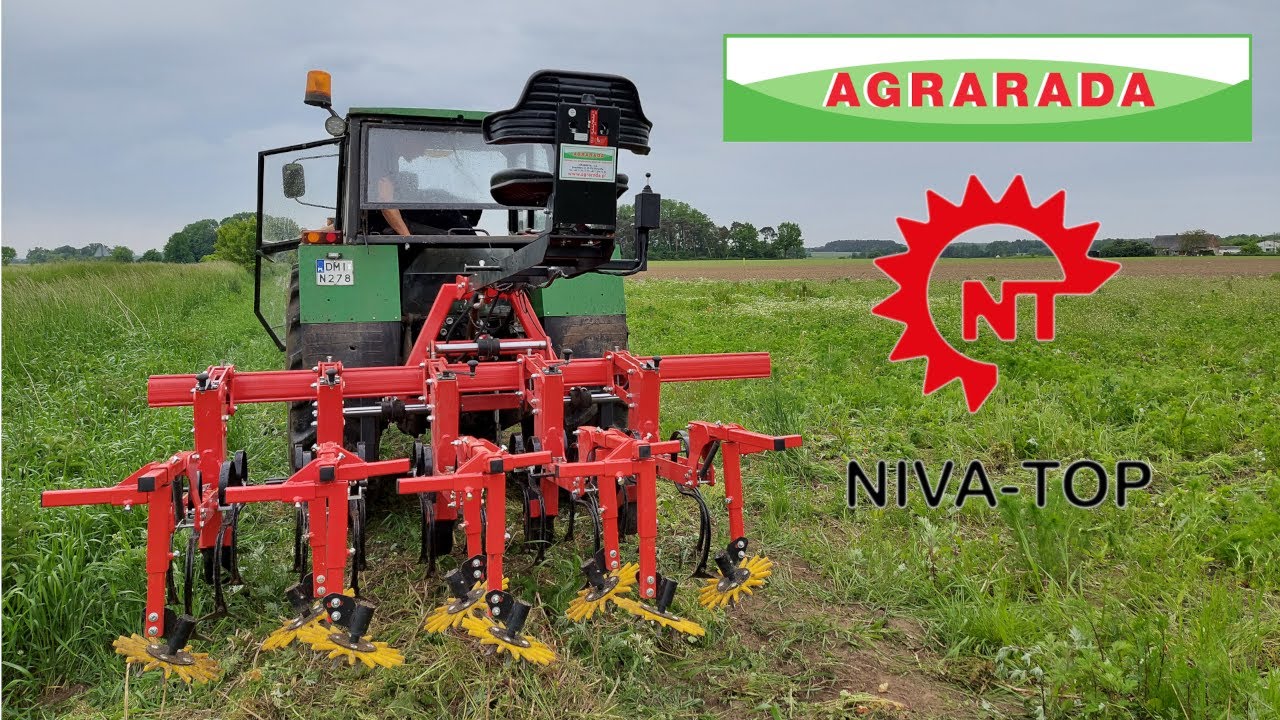 Pielnik NIVA-TOP ZSA-4-H  podczas pracy w trudnych warunkach na bardzo zachwaszczonym polu.
