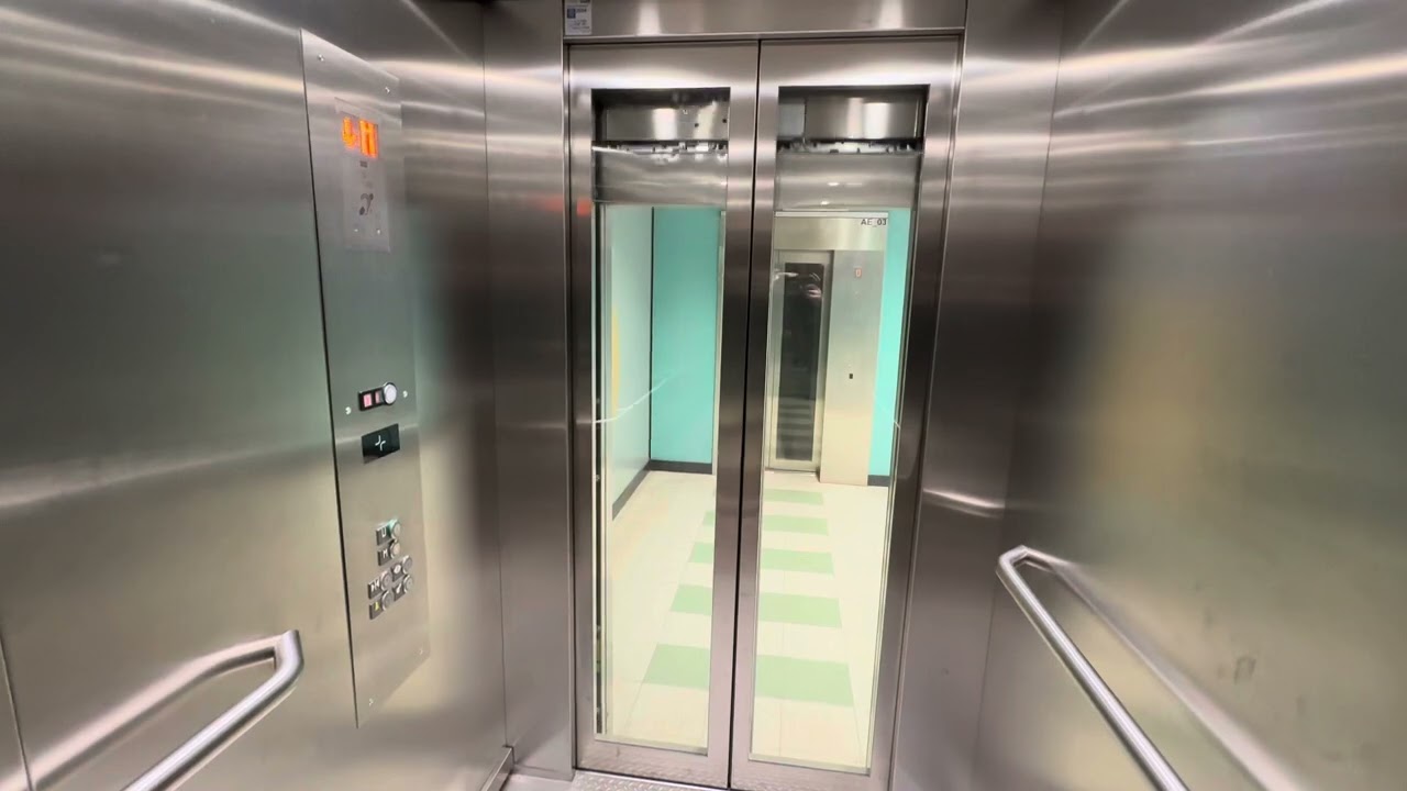 2x 1994 KONE (rb. 2022 KONE) MRL traction elevators @ University of Helsinki metro station, Finland