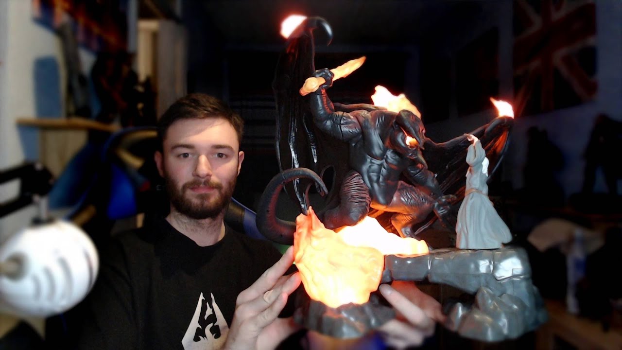 Review | Balrog Vs Gandalf Statue Light
