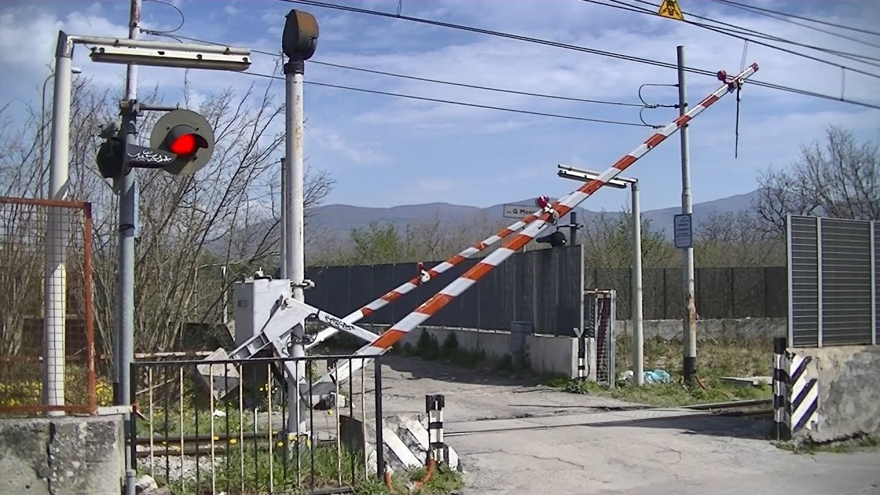 Spoorwegovergang Poggiomarino (I) // Railroad crossing // Passaggio a livello