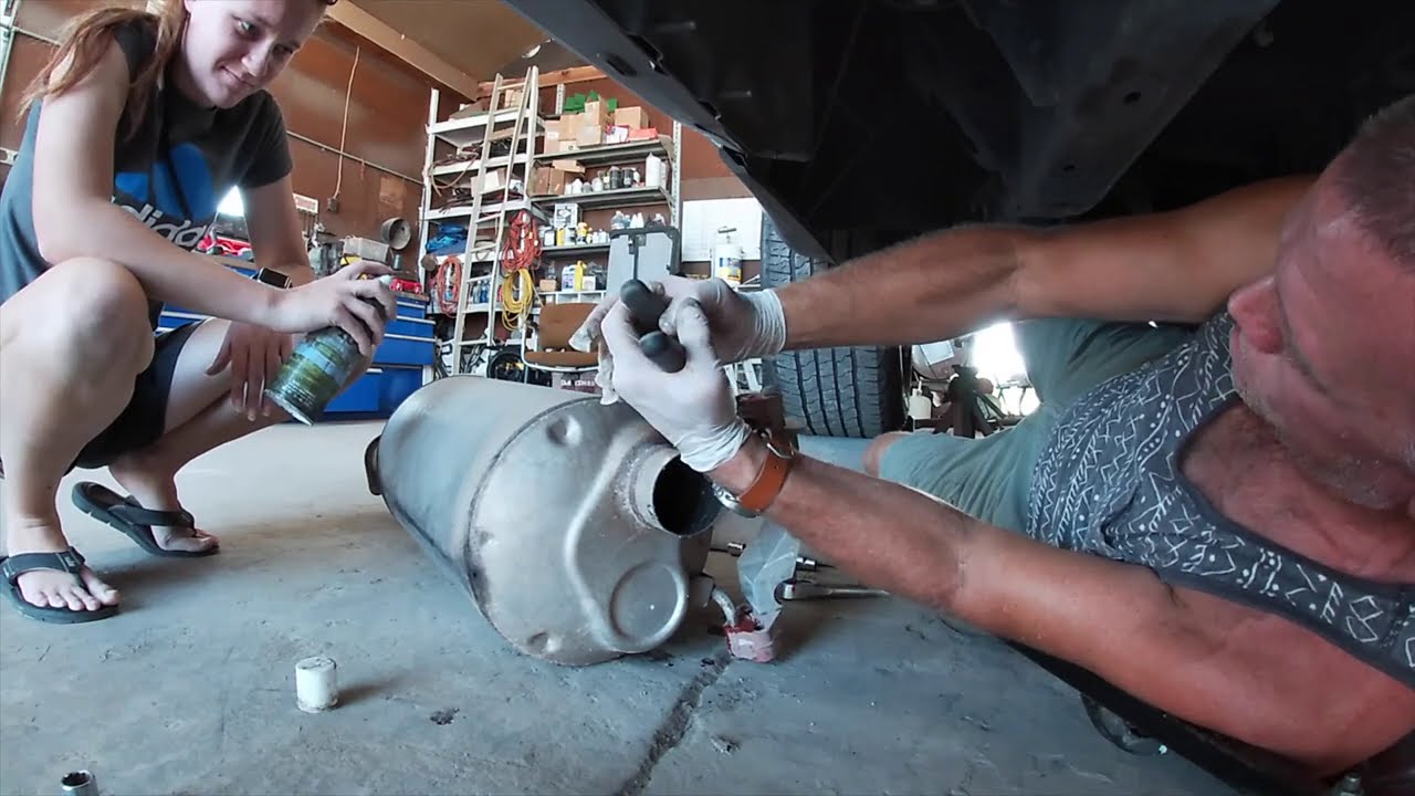 Flowmaster Install on Farmer's Daughter Ram 1500
