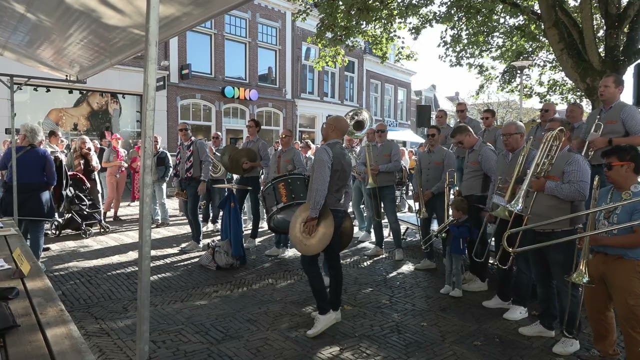 De Feestbende - Cromvoirt Podium B  Sneekerdweildag 12de editie 5 oktober 2024 Sneek