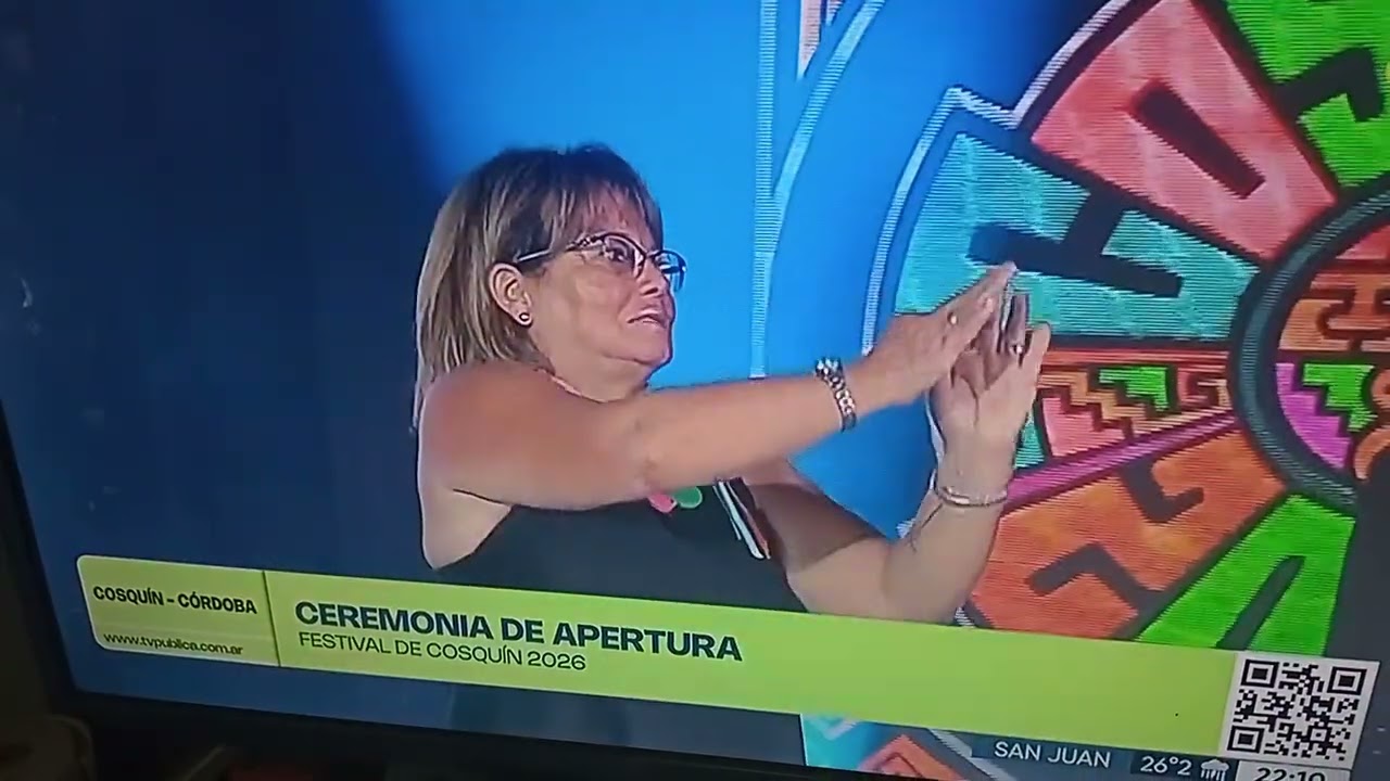 Jorge Rojas cantando el himno Nacional Argentino en Cosquin 2026