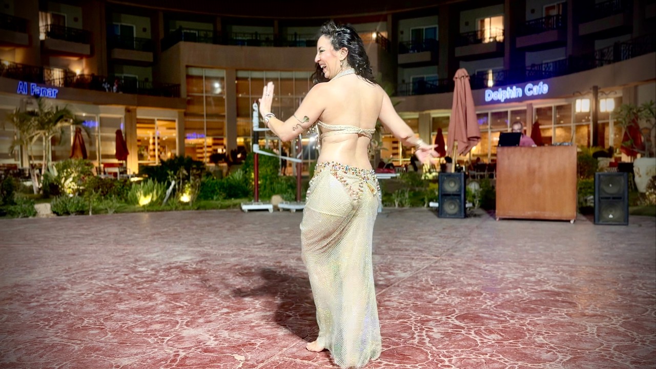 Tahtil Shibbak | Live Shaabi Performance in Egypt (Belly Dance in 4k)