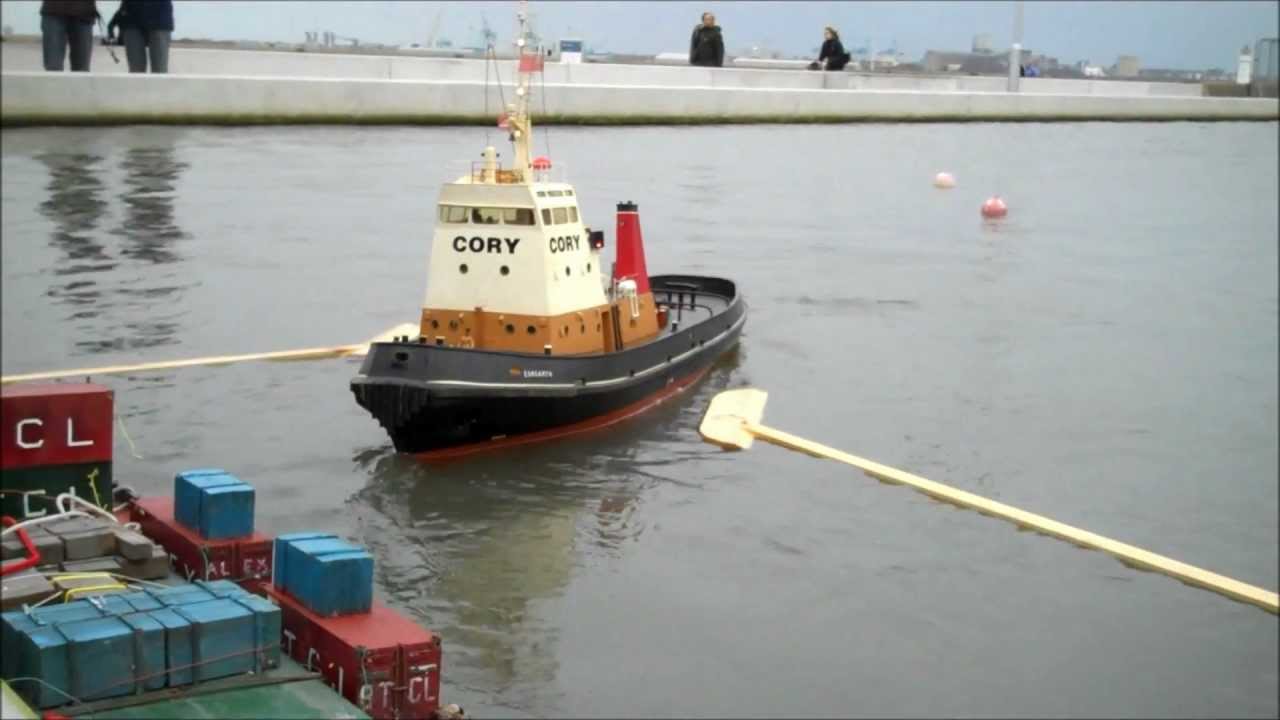 60 Inch RC Tug Eskgarth at New Brighton Lake, Wirral, Merseyside UK