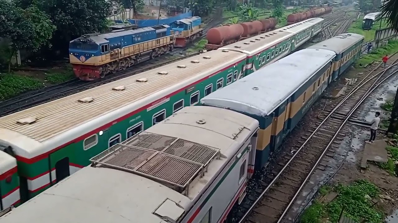 ট্রেনের বাড়ি, ঢাকা কমলাপুর রেলস্টেশন থেকে ট্রেন ছেড়ে যাওয়া ও প্রবেশের দৃশ্য