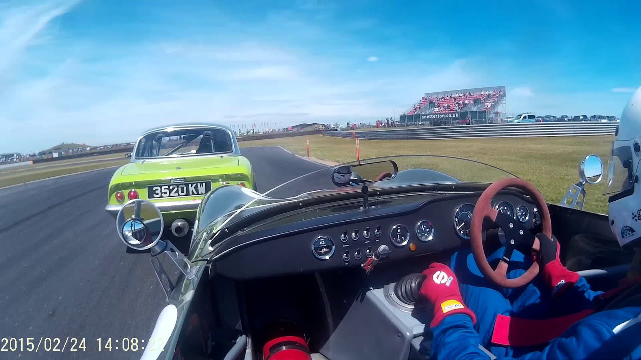 Ginetta g4 vs lotus elan  HSCC race