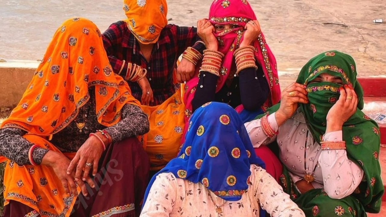मैं तो नथ टीका पहराऊ रे डट रे कैमरा वाला🤪।अलग अंदाज में और बहुत ही शानदार आवाज में लेडीज उछाटा गीत