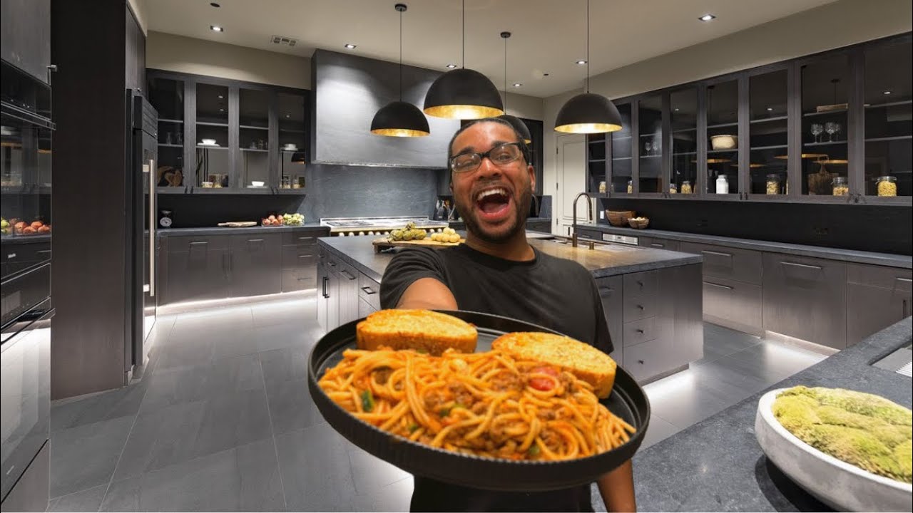 My First Time Cooking Spaghetti 🍝 😋
