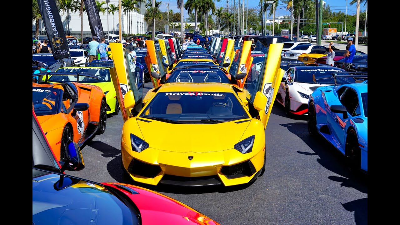 Corsa Toro Rally 2022 - 50+ ANGRY BULLS Arriving To Lamborghini Miami - Aventador SVJ, Huracan STO