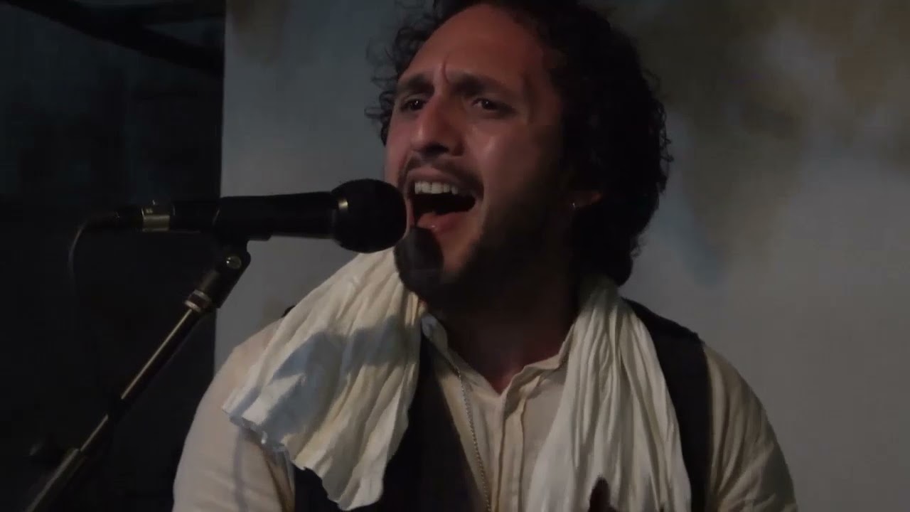 il cantore pellegrino Vincenzo Romano e la voce divina Biagio de Prisco... spettacolari.