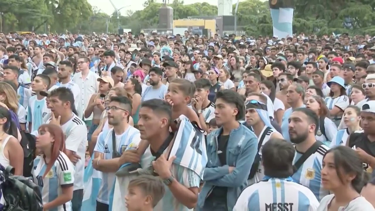 CRAZY Argentina fans reacting to smashing Netherlands 4-3!!