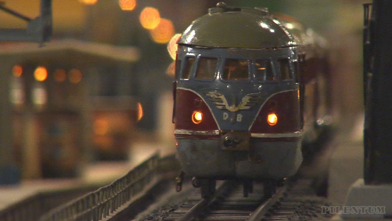 Germany&rsquo;s First Fast Diesel Trains DRG Class SVT 877 and DB Class VT 08 in O Scale