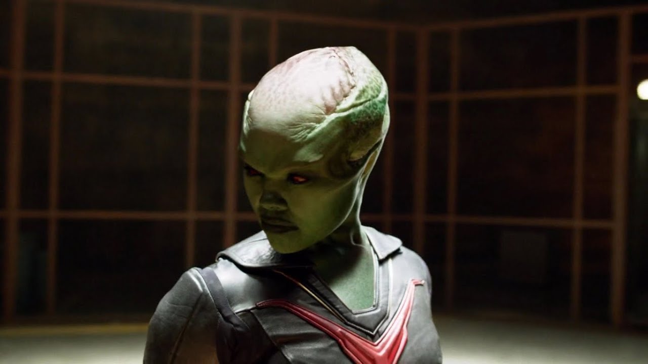 Miss Martian - Powers and Fights from Supergirl