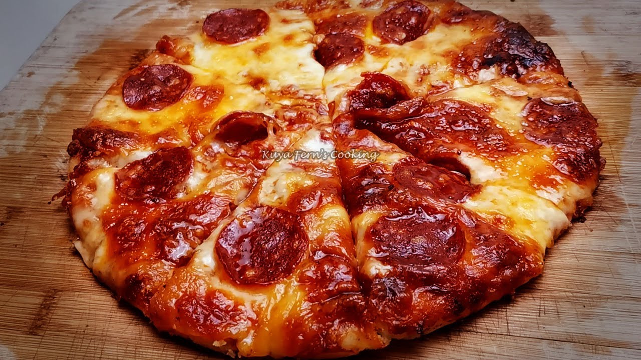HOW TO MAKE SUPER YUMMY PEPPERONI PIZZA AT HOME USING HOMEMADE DOUGH AND PIZZA SAUCE!!!