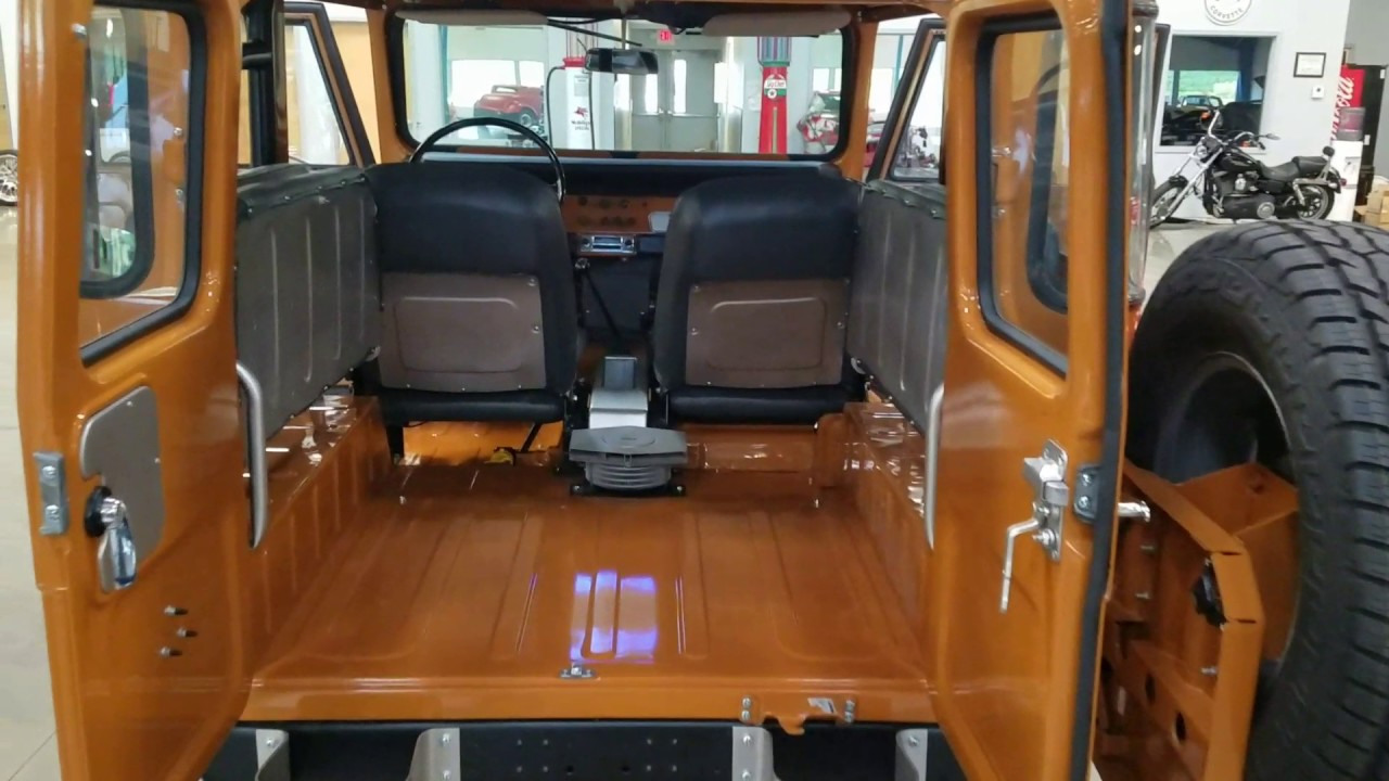 1973 FJ40 Interior