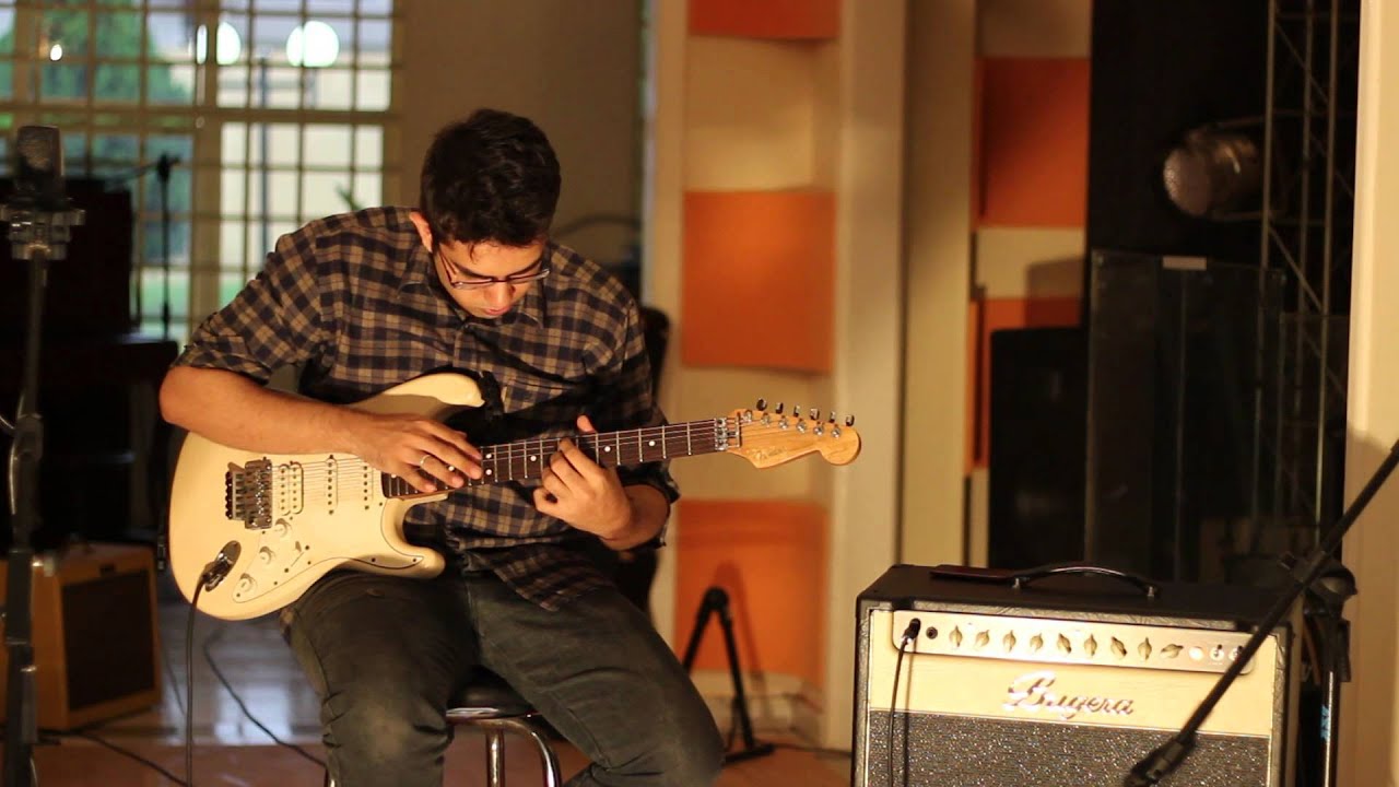 Caue Gutierrez (Review Amplificador Bugera v22)
