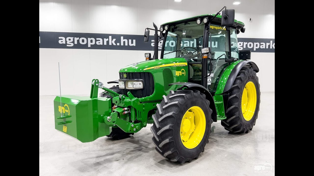 John Deere 5820