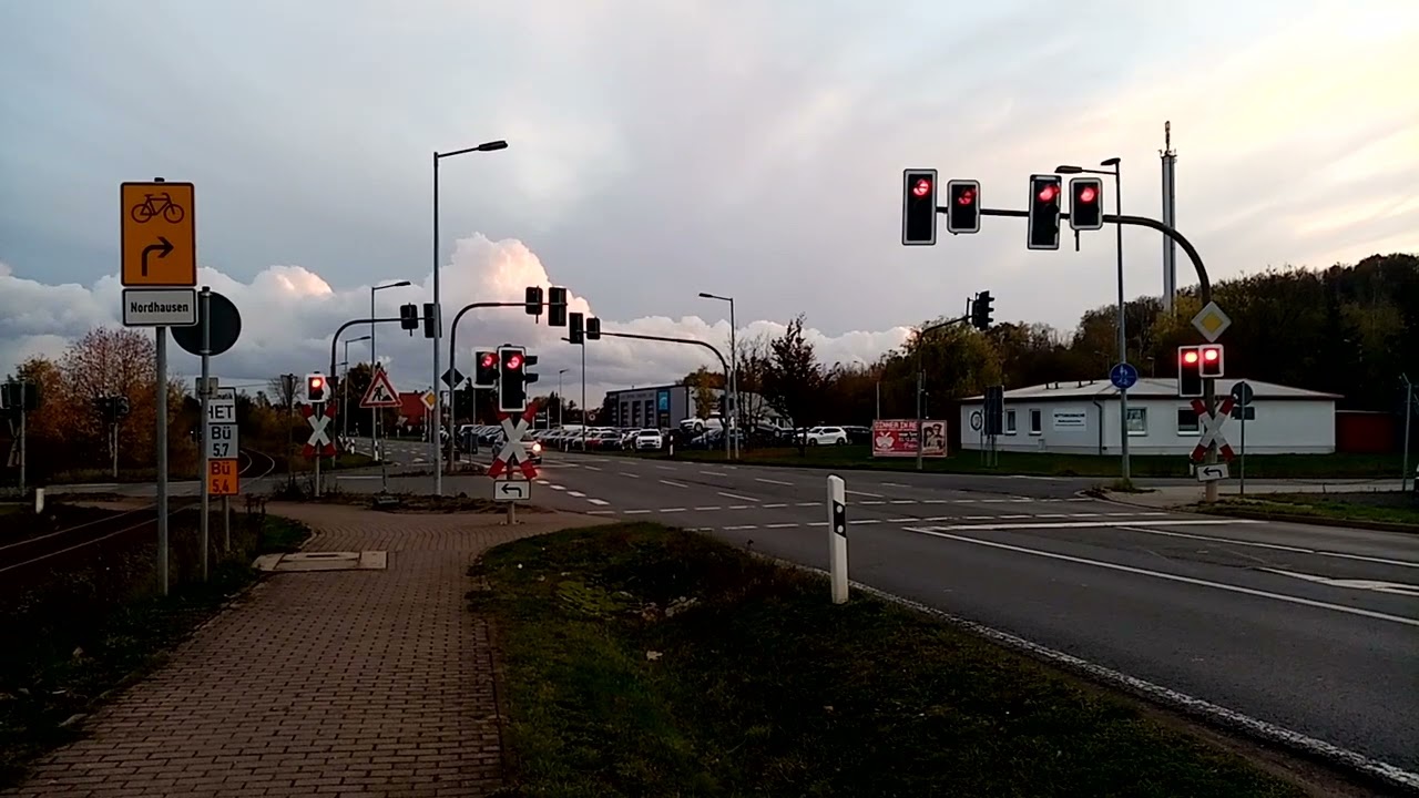BÜSTRA | Bahnübergang Niedersachswerfen Gewerbegebiet