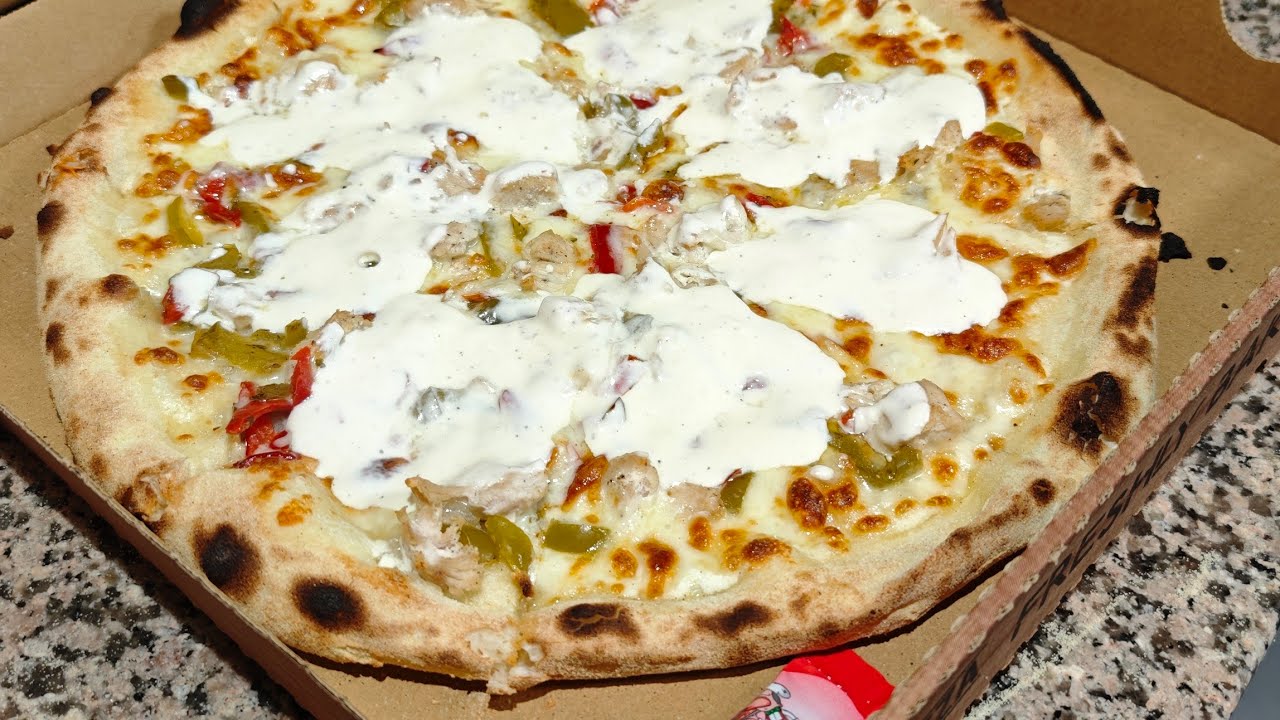 How to cook a good pizza in an electric oven.