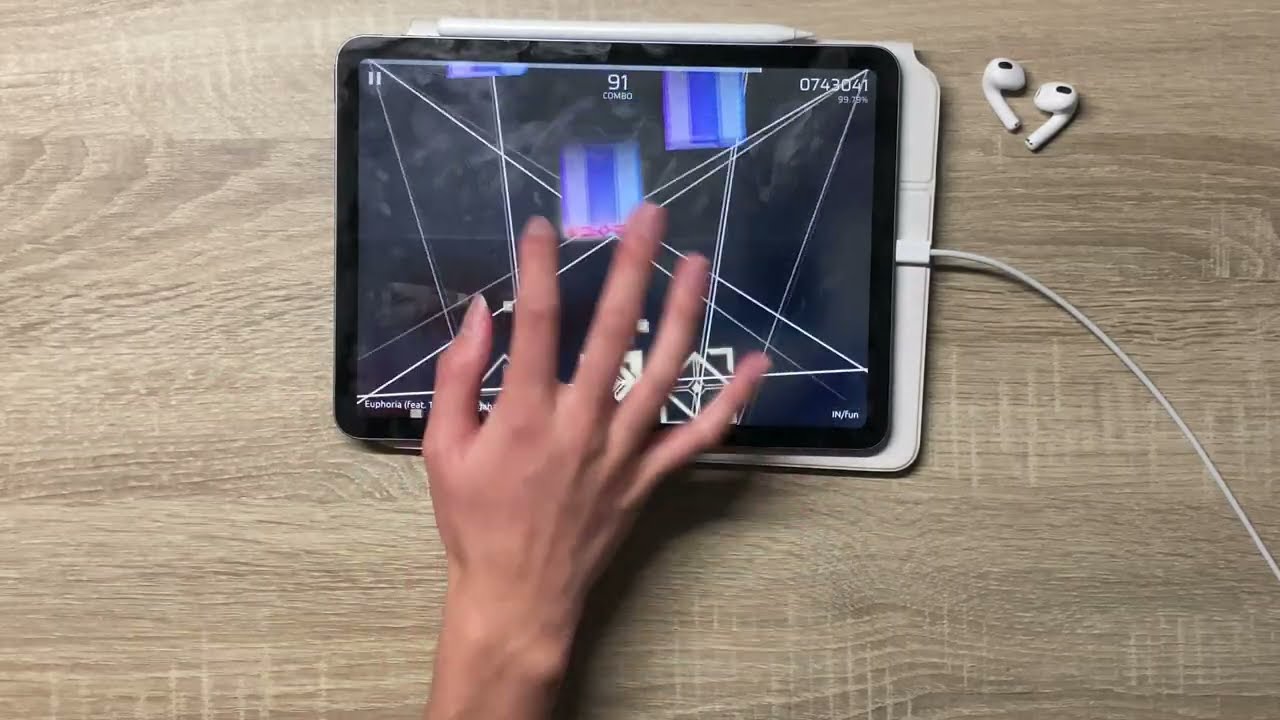 (one-handed) sightreading custom Phira charts for Pikasonic tracks