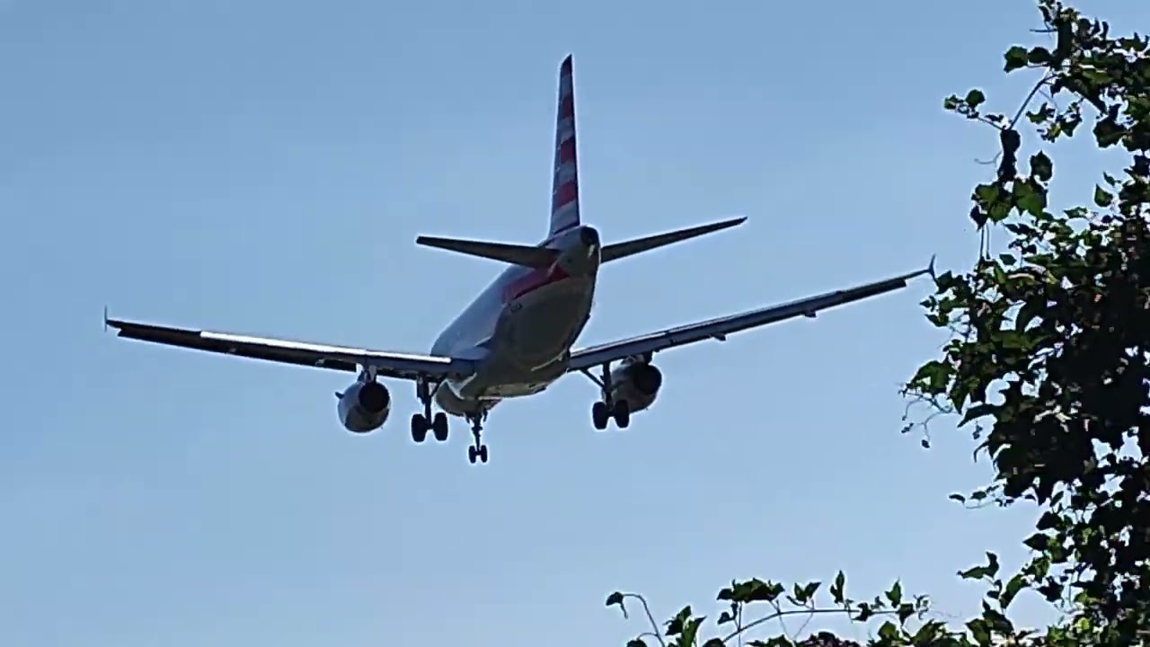 🇺🇲 Plane Is About To Land People Are waiting Sun Shineing Gorgeous Atmosphere Reagan National 🛬🛫✈️
