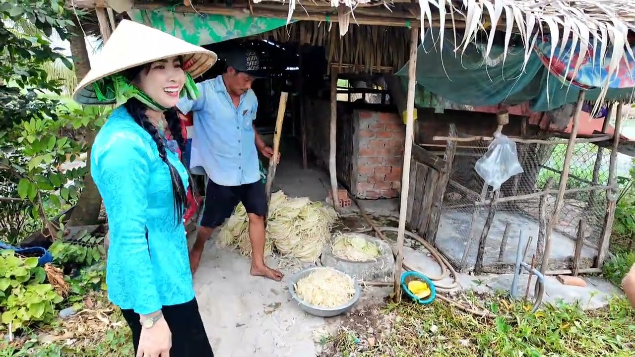 Em Như hôm nay cùng anh Núi ra chuồng heo làm điều này ai xem cũng bất ngờ.