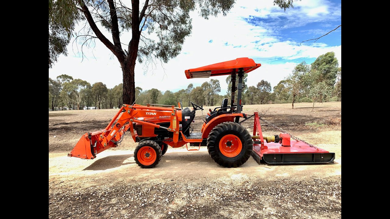 Kubota B3300SU Tractor