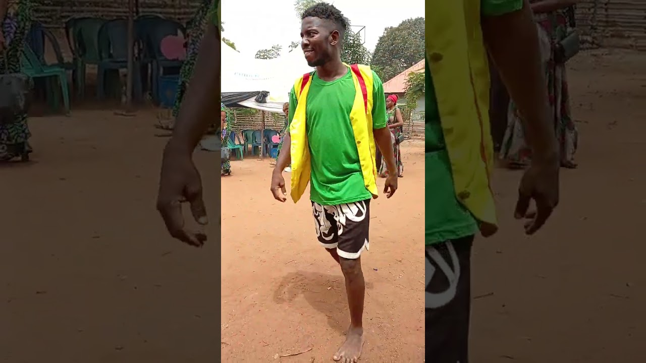 Alex acrobatic perform asonogun at illah. Oshimili 