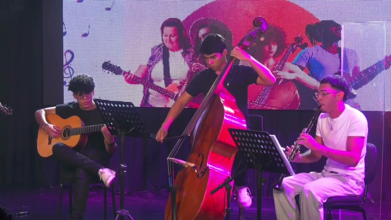 Agência Prezzença - Trio Iracema - João e Maria Chico Buarque